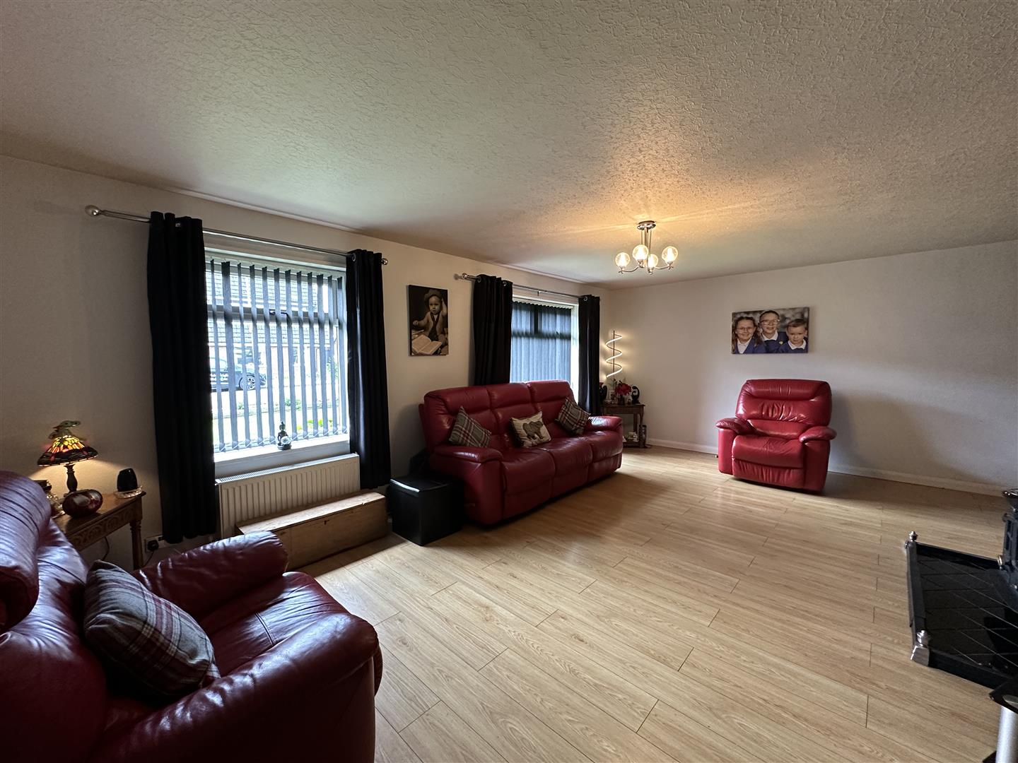 Fleetwood Drive, Banks